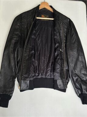 VINTAGE REED SPORTWEAR Men's Black Leather Bomber Jacket - Classic Varsity Style